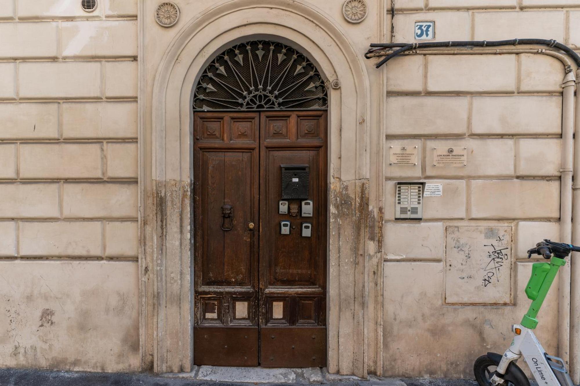 Colonna - Trastevere * Rom